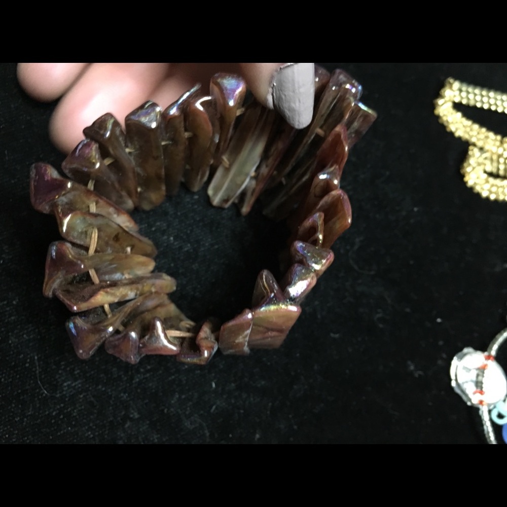 Two Heavy Shell Bracelets High Quality - Picture 7 of 8
